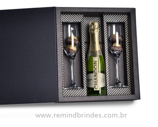 Kit Bebida - Chandon 1/2 Garrafa, 2 Taças e 4 Bombons Ferrero Rocher