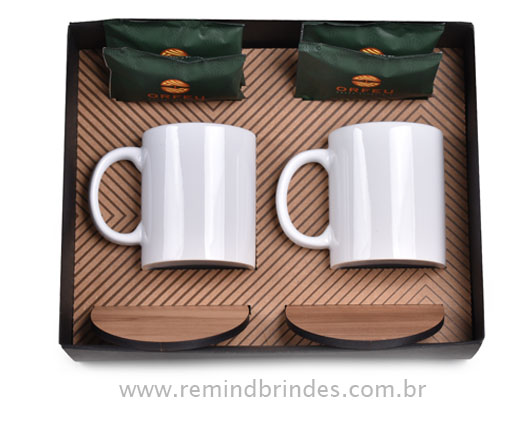 Kit Café Break com Canecas, Sachês Orfeu e Porta-Canecas de MDF