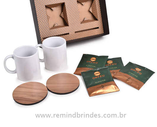 Kit Café Break com Canecas, Sachês Orfeu e Porta-Canecas de MDF