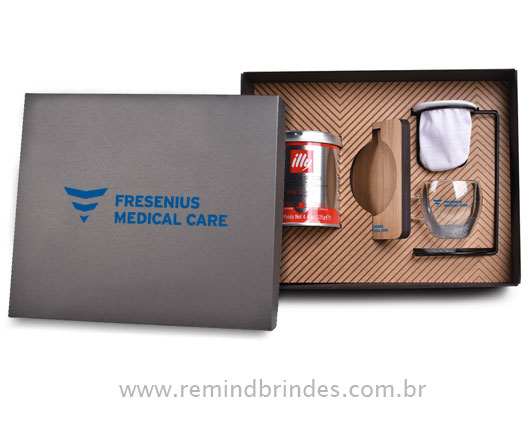 Kit Café Gourmet 4 Peças com Coador de Pano, Xícara, Suporte de MDF e Café Illy
