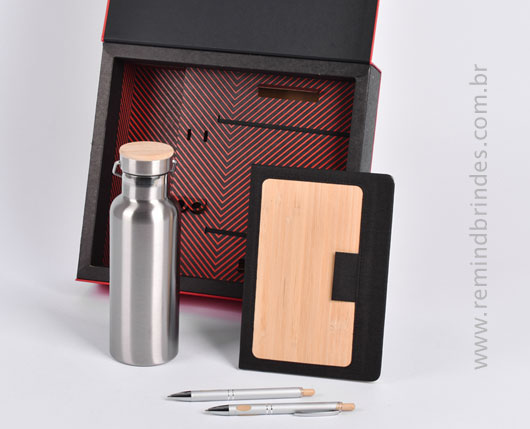 Kit Onboarding Eco Executive 4 Peças com Garrafa Inox Escovado, Caderneta Bambu e Duas Canetas