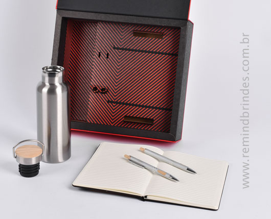 Kit Onboarding Eco Executive 4 Peças com Garrafa Inox Escovado, Caderneta Bambu e Duas Canetas
