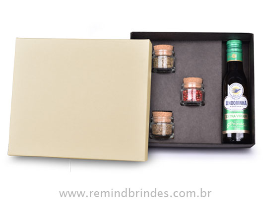 Kit Queijo e Gourmet Executive com Sacola, Tábua, Espátulas, Azeite e Temperos Personalizado