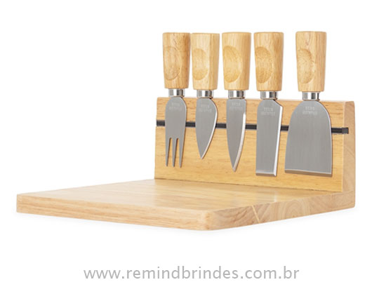 Kit Queijo Personalizado com Bolsa Térmica, Tábua com Suporte de Espátulas, Azeite e Temperos