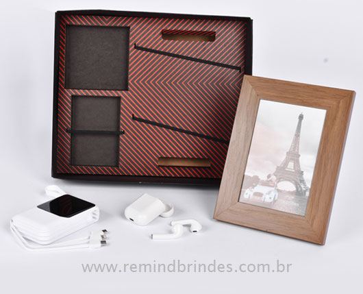 Kit Onboarding Smart Tech com Fone Bluetooth, Carregador Portátil e Porta Retrato