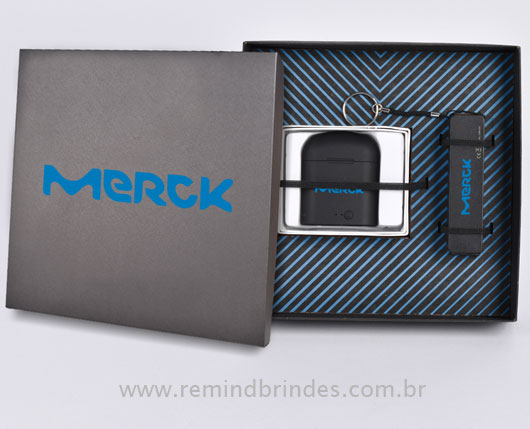 Kit Onboarding Tech 2 Peças com Fone Bluetooth e Power Bank Chaveiro